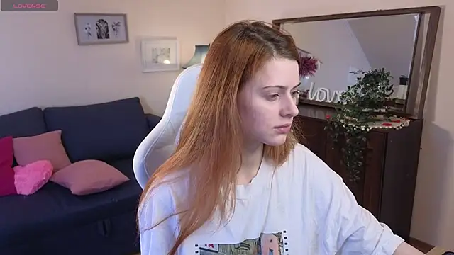 Snapshot of doll_lesli chatting on 03-13-25, 02:12 doll lesli online show from 03-13-25, 02:12