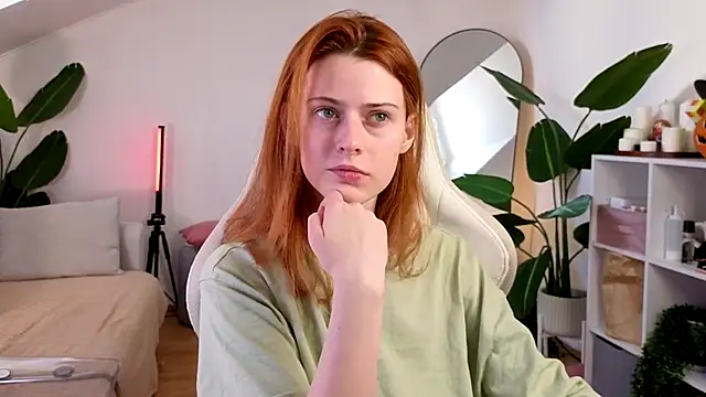 Snapshot of doll_lesli chatting on 10-24-25, 09:38 doll lesli online show from 10-24-25, 09:38