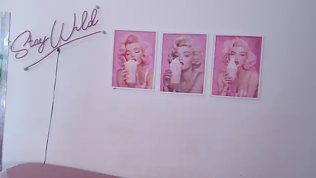 Adele LatinLady online show from 04-12-26, 08:25