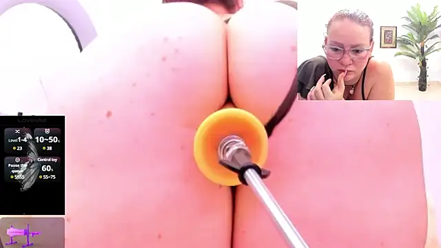 Paulina Davis  online show from 03-19-25, 05:19