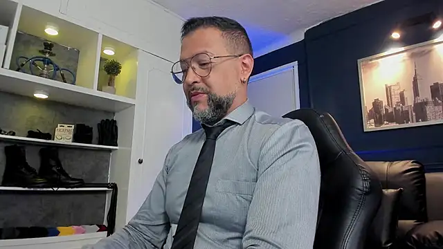 MrFrank tattoo online show from 06-04-26, 01:39