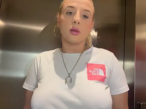 Strongqueen online show from 01-08-25, 05:26