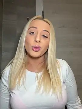 Strongqueen online show from 10-24-25, 05:09