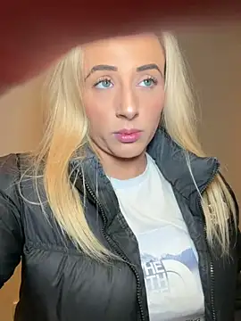 Strongqueen online show from 12-14-25, 08:57