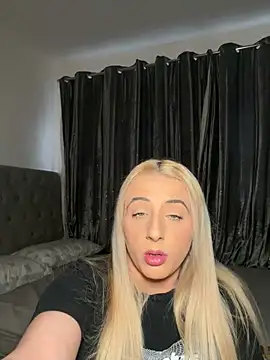 Strongqueen online show from 04-26-26, 06:49