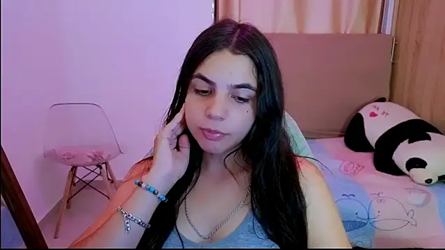 Snapshot of _elenna chatting on 04-25-26, 05:43 elenna online show from 04-25-26, 05:43