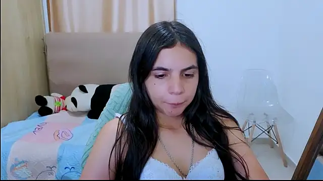 Snapshot of _elenna chatting on 05-01-26, 05:17 elenna online show from 05-01-26, 05:17