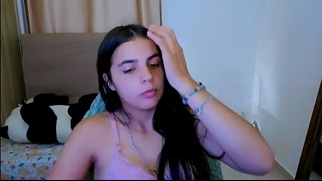 Snapshot of _elenna chatting on 05-15-26, 05:53 elenna online show from 05-15-26, 05:53