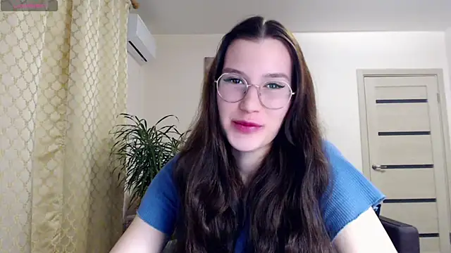 Snapshot of Kristal898 chatting on 01-01-25, 10:24 Kristal898 online show from 01-01-25, 10:24