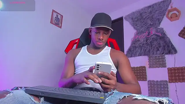 Snapshot of Baby_smith chatting on 03-03-25, 12:04 Baby smith online show from 03-03-25, 12:04