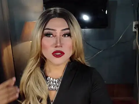 Snapshot of BlackAlison chatting on 04-12-26, 05:40 BlackAlison online show from 04-12-26, 05:40