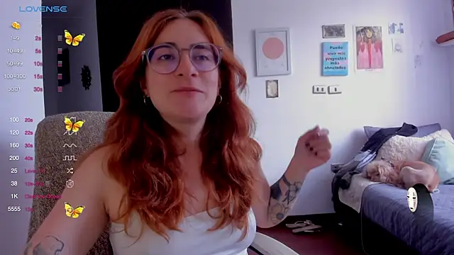 Snapshot of linda_giggle chatting on 12-24-24, 02:33 linda giggle online show from 12-24-24, 02:33