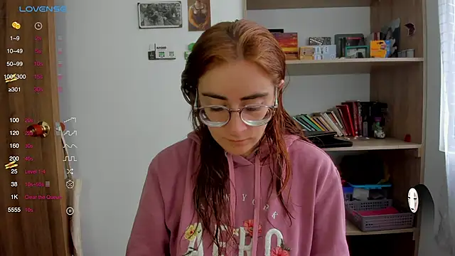 Snapshot of linda_giggle chatting on 02-22-25, 12:08 linda giggle online show from 02-22-25, 12:08