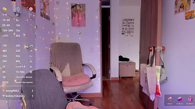 Snapshot of linda_giggle chatting on 09-24-25, 02:09 linda giggle online show from 09-24-25, 02:09