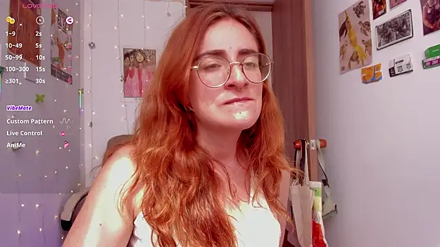 Snapshot of linda_giggle chatting on 09-25-25, 02:10 linda giggle online show from 09-25-25, 02:10