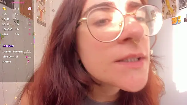 Snapshot of linda_giggle chatting on 12-01-25, 12:32 linda giggle online show from 12-01-25, 12:32