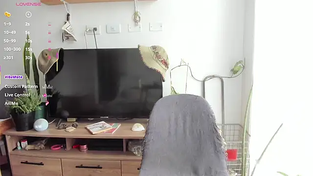 Snapshot of linda_giggle chatting on 12-19-25, 02:35 linda giggle online show from 12-19-25, 02:35