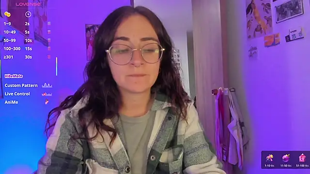 Snapshot of linda_giggle chatting on 02-06-26, 11:30 linda giggle online show from 02-06-26, 11:30