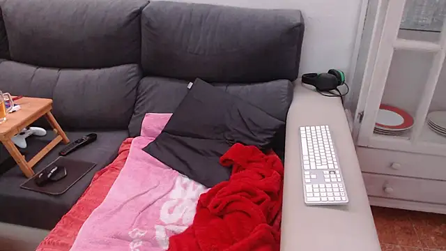 Snapshot of Nudelschwanz chatting on 02-09-25, 05:22 Nudelschwanz online show from 02-09-25, 05:22