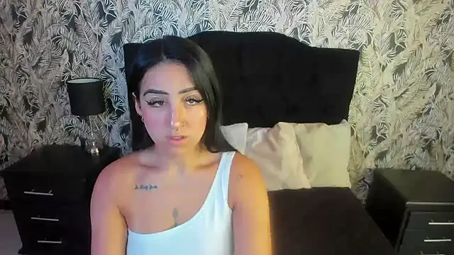 Isa And Natasha online show from 04-16-26, 01:23