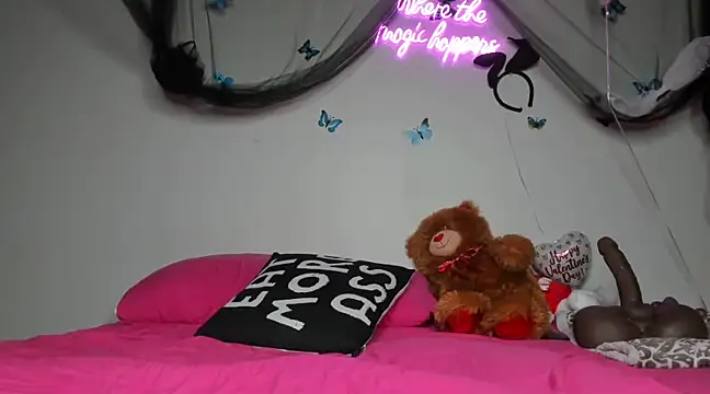 Snapshot of ThickAssRena chatting on 02-17-25, 02:42 ThickAssRena online show from 02-17-25, 02:42