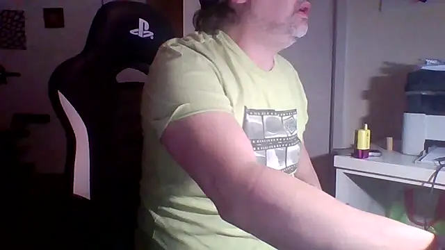 Snapshot of woww791 chatting on 04-21-26, 07:50 woww791 online show from 04-21-26, 07:50