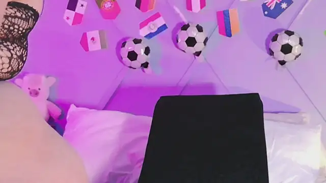 emmajohnss online show from 07-11-26, 04:04