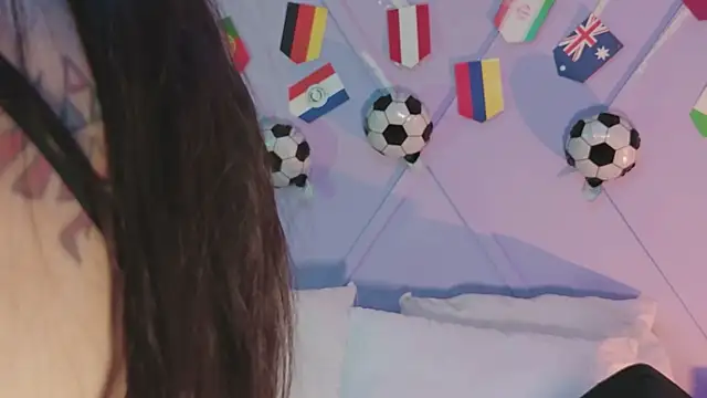 emmajohnss online show from 07-12-26, 03:52
