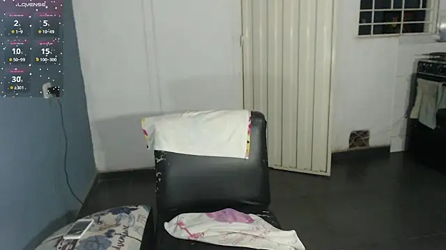 Snapshot of selena_moon98 chatting on 01-27-25, 02:53 selena moon98 online show from 01-27-25, 02:53