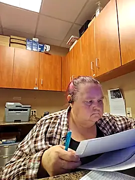 Hornybbw1978 online show from 04-12-26, 06:40