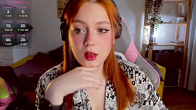 Snapshot of Sofy_Benson chatting on 09-18-25, 07:32 Sofy Benson online show from 09-18-25, 07:32