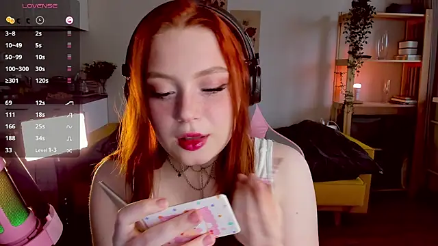 Snapshot of Sofy_Benson chatting on 11-10-25, 09:19 Sofy Benson online show from 11-10-25, 09:19