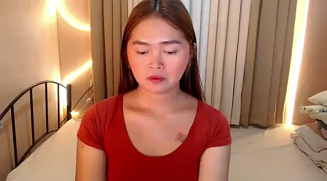 Snapshot of Itsme_claire chatting on 12-21-24, 08:28 Itsme claire online show from 12-21-24, 08:28