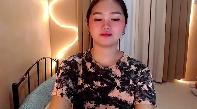 Snapshot of Itsme_claire chatting on 03-03-25, 01:31 Itsme claire online show from 03-03-25, 01:31