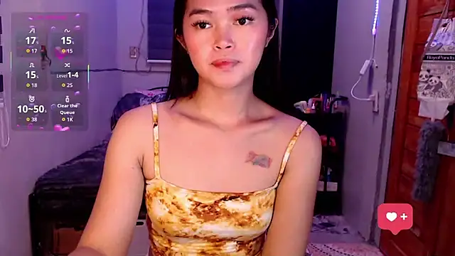 Snapshot of Itsme_claire chatting on 10-06-25, 01:52 Itsme claire online show from 10-06-25, 01:52