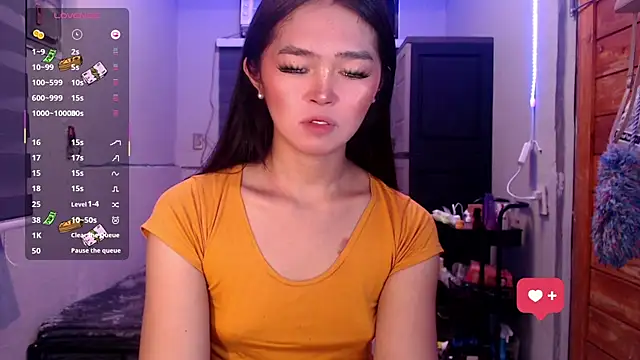 Snapshot of Itsme_claire chatting on 10-16-25, 01:39 Itsme claire online show from 10-16-25, 01:39