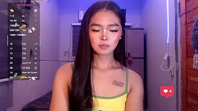 Snapshot of Itsme_claire chatting on 10-18-25, 04:04 Itsme claire online show from 10-18-25, 04:04