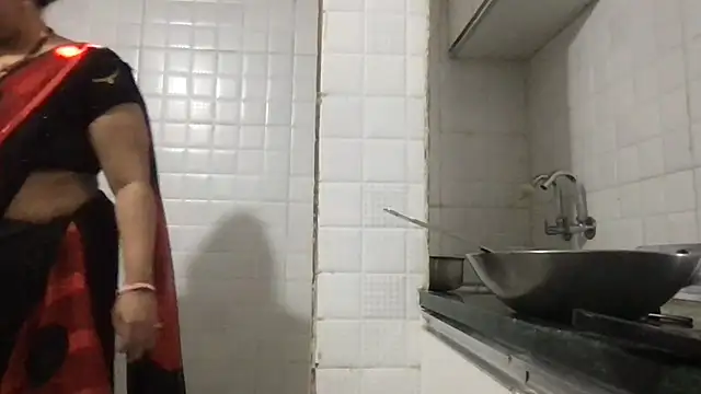 Snapshot of Riyasingh9 chatting on 02-15-25, 03:52 Riyasingh9 online show from 02-15-25, 03:52