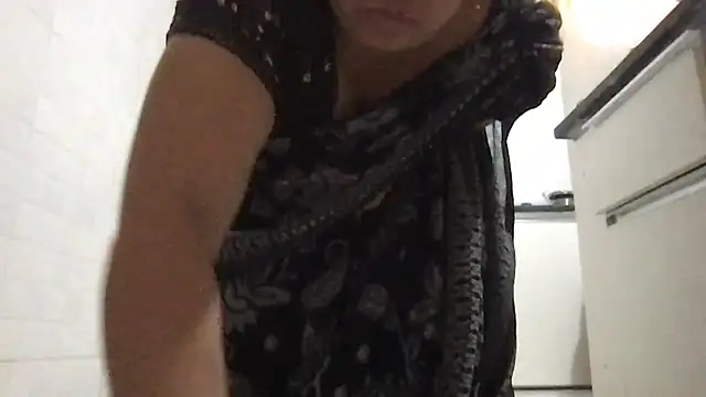 Snapshot of Riyasingh9 chatting on 10-02-25, 03:35 Riyasingh9 online show from 10-02-25, 03:35