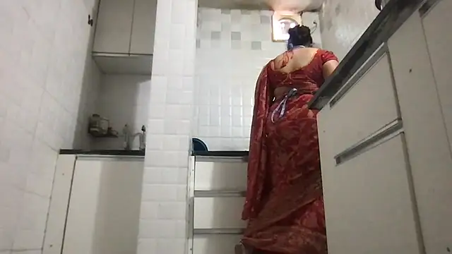 Snapshot of Riyasingh9 chatting on 12-17-25, 04:18 Riyasingh9 online show from 12-17-25, 04:18