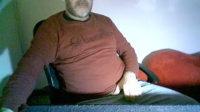 Snapshot of Greek_Passion chatting on 12-15-24, 10:50 Greek Passion online show from 12-15-24, 10:50