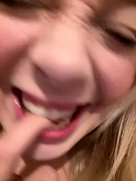 CherryAuroraa online show from 10-05-25, 07:56