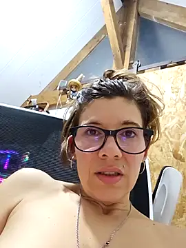 Snapshot of Lina_lou4 chatting on 12-23-24, 05:54 Lina lou4 online show from 12-23-24, 05:54