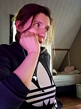 Snapshot of Lina_lou4 chatting on 01-19-25, 03:42 Lina lou4 online show from 01-19-25, 03:42