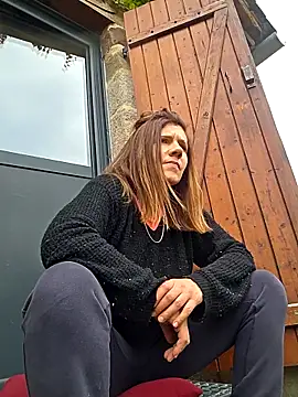 Snapshot of Lina_lou4 chatting on 10-24-25, 02:02 Lina lou4 online show from 10-24-25, 02:02