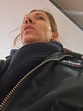 Lina lou4 online show from 02-22-26, 09:41