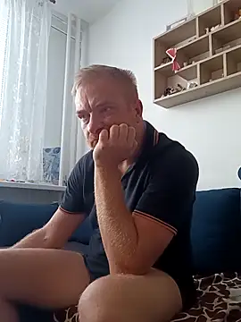 Snapshot of 82liska chatting on 09-10-25, 11:21 82liska online show from 09-10-25, 11:21