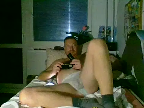 Snapshot of 82liska chatting on 10-25-25, 05:04 82liska online show from 10-25-25, 05:04