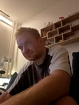 82liska online show from 03-12-26, 05:08