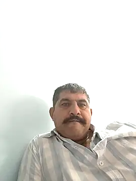 Snapshot of Amandev7 chatting on 10-13-25, 11:10 Amandev7 online show from 10-13-25, 11:10